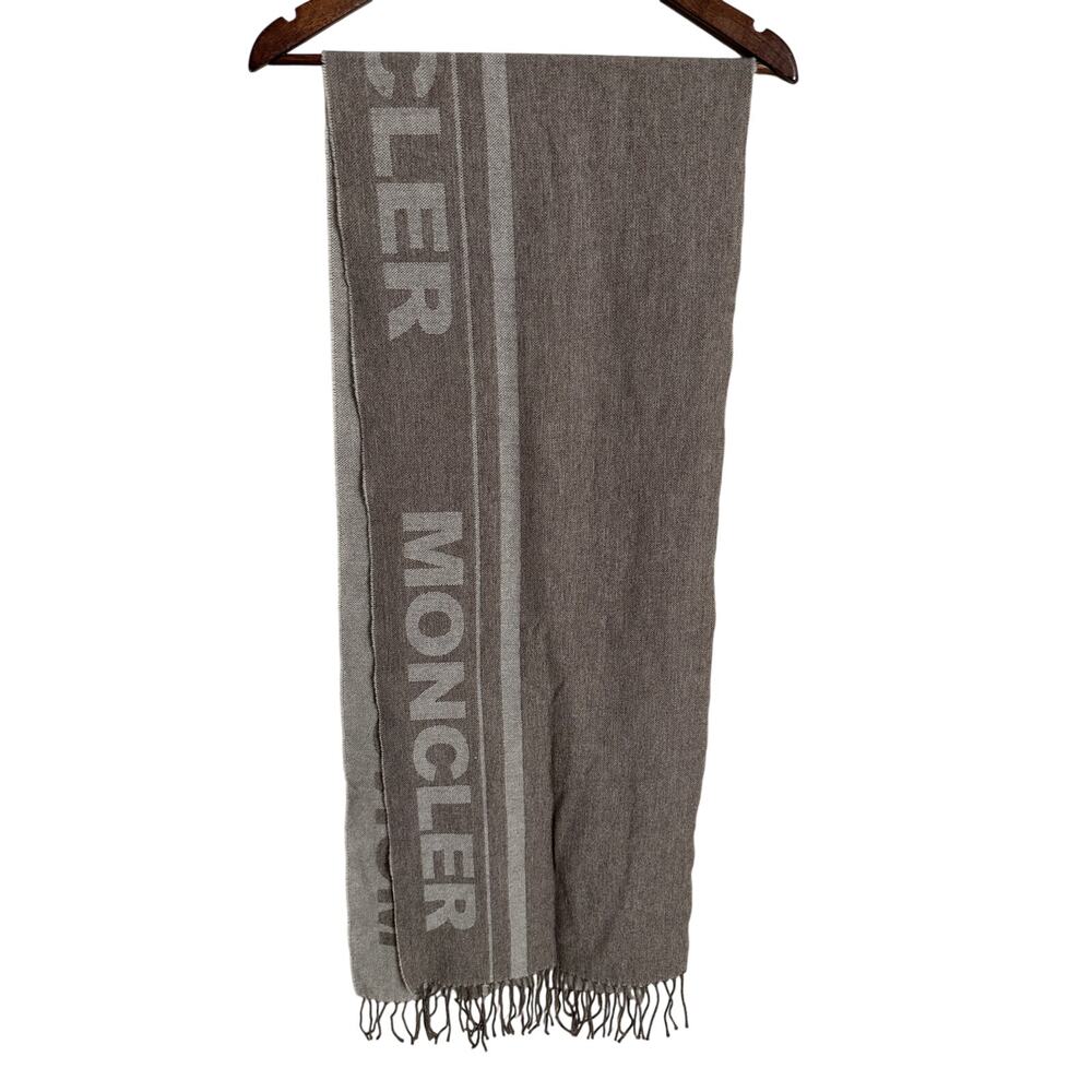 Moncler Wool Logo Scarf Fringed - Picture 2 of 9